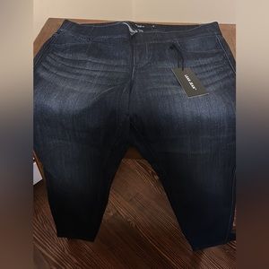 Torrid Jeggings Size 1 no zipper or buttons new with tags